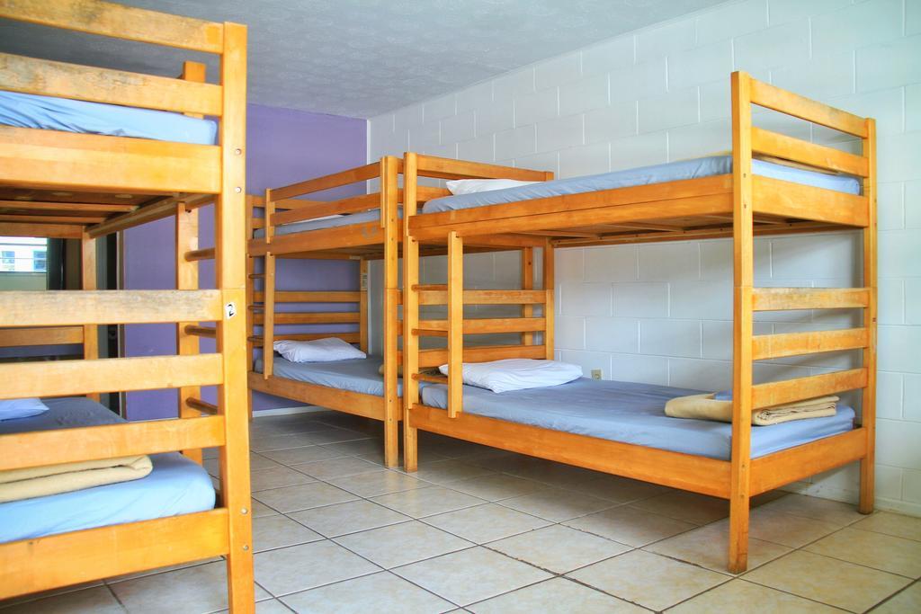 Palm Lakefront Resort And Hostel Celebration Chambre photo