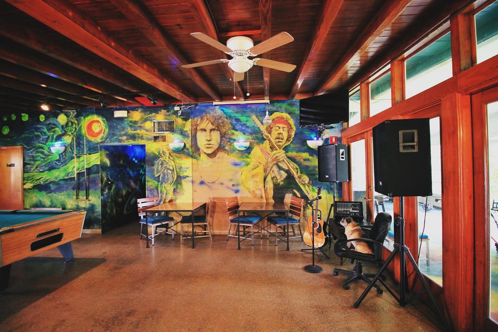 Palm Lakefront Resort And Hostel Celebration Extérieur photo